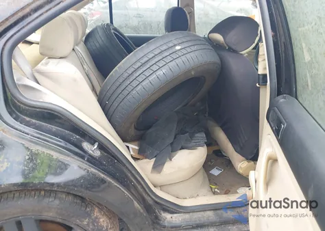 2001 Volkswagen Jetta Gl z USA, uszkodzony, nr VIN 3VWRB69M41M158671